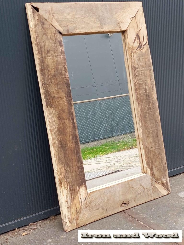 Spiegel - oude eiken robuuste wagonplanken afmeting: 98 x 62, Huis en Inrichting, Woonaccessoires | Spiegels, Nieuw, 50 tot 75 cm