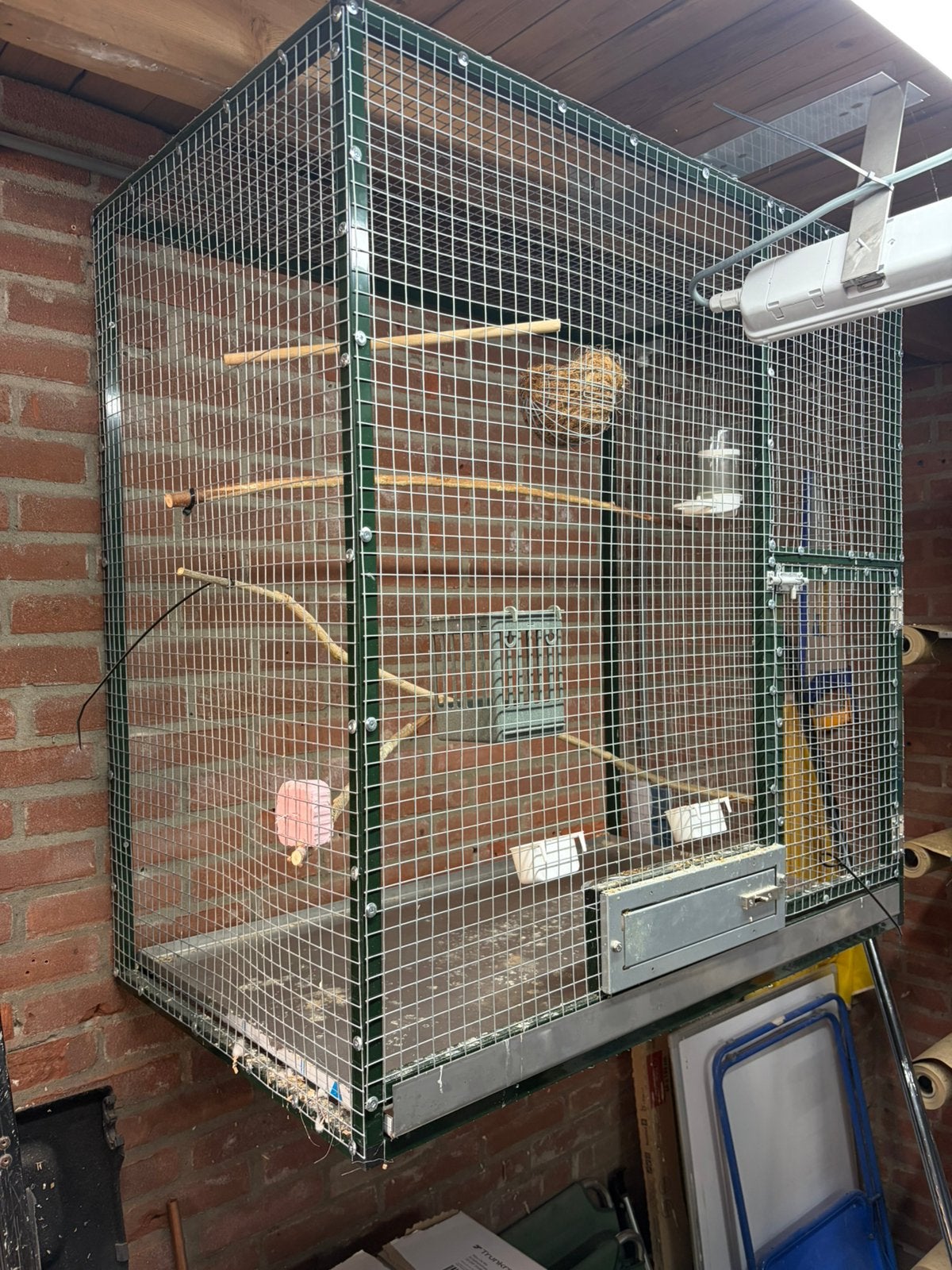 Vogel kooi met lade en deur en voerplateu, Dieren en Toebehoren, Ophalen, Zo goed als nieuw, Aluminium, Vogelkooi