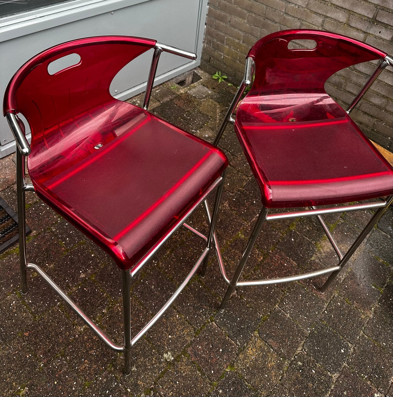 2 rode barkrukken van kunststof en metaal, Ophalen, Kunststof, Gebruikt, Met voetsteun