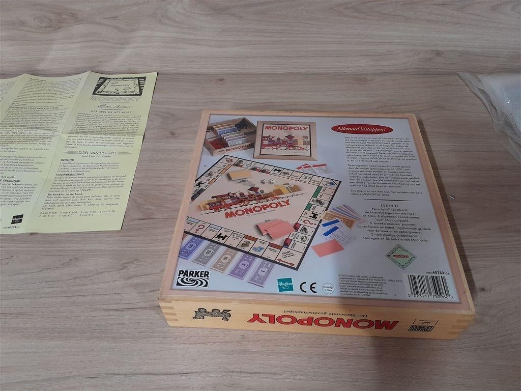 Monopoly in houten kist - s1987, Hobby en Vrije tijd, Gezelschapsspellen | Bordspellen, Verzenden, Zo goed als nieuw