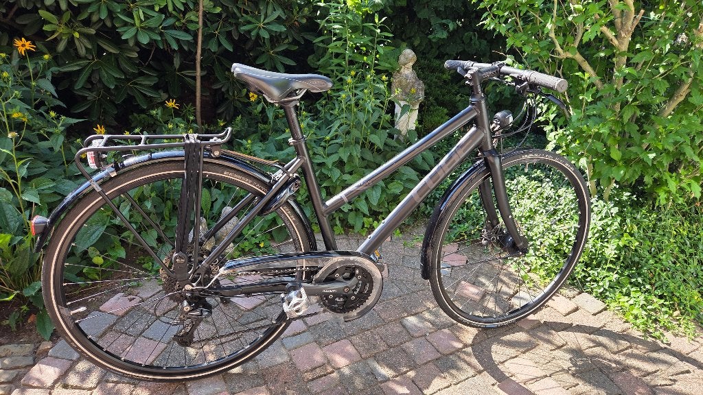 CUBE Damesfiets 28 inch, 27 versnellingen, Shimano Deore, 47 tot 50 cm, Versnellingen, Zo goed als nieuw, Schijfrem