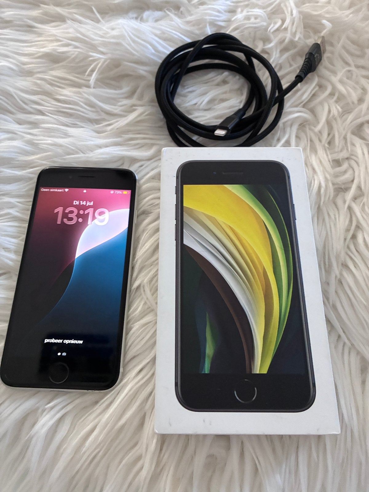 Apple iPhone SE (2020) + Apple Watch Series 4–Compleet Setje, Telecommunicatie, Mobiele telefoons | Apple iPhone, Ophalen, Gebruikt