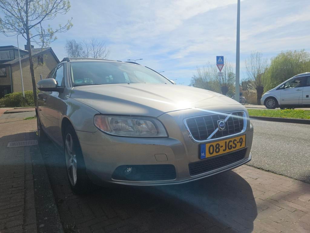 Volvo V70 2.5 T 147KW 2009 Grijs, Auto's, Volvo, Voorwielaandrijving, 1800 kg, 2521 cc, Stationwagon