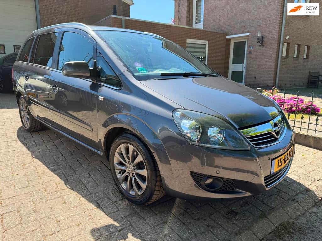 Opel Zafira 1.8 Edition *AUTOMAAT*, Auto's, Opel, Euro 5, Gebruikt, 4 cilinders, Zafira
