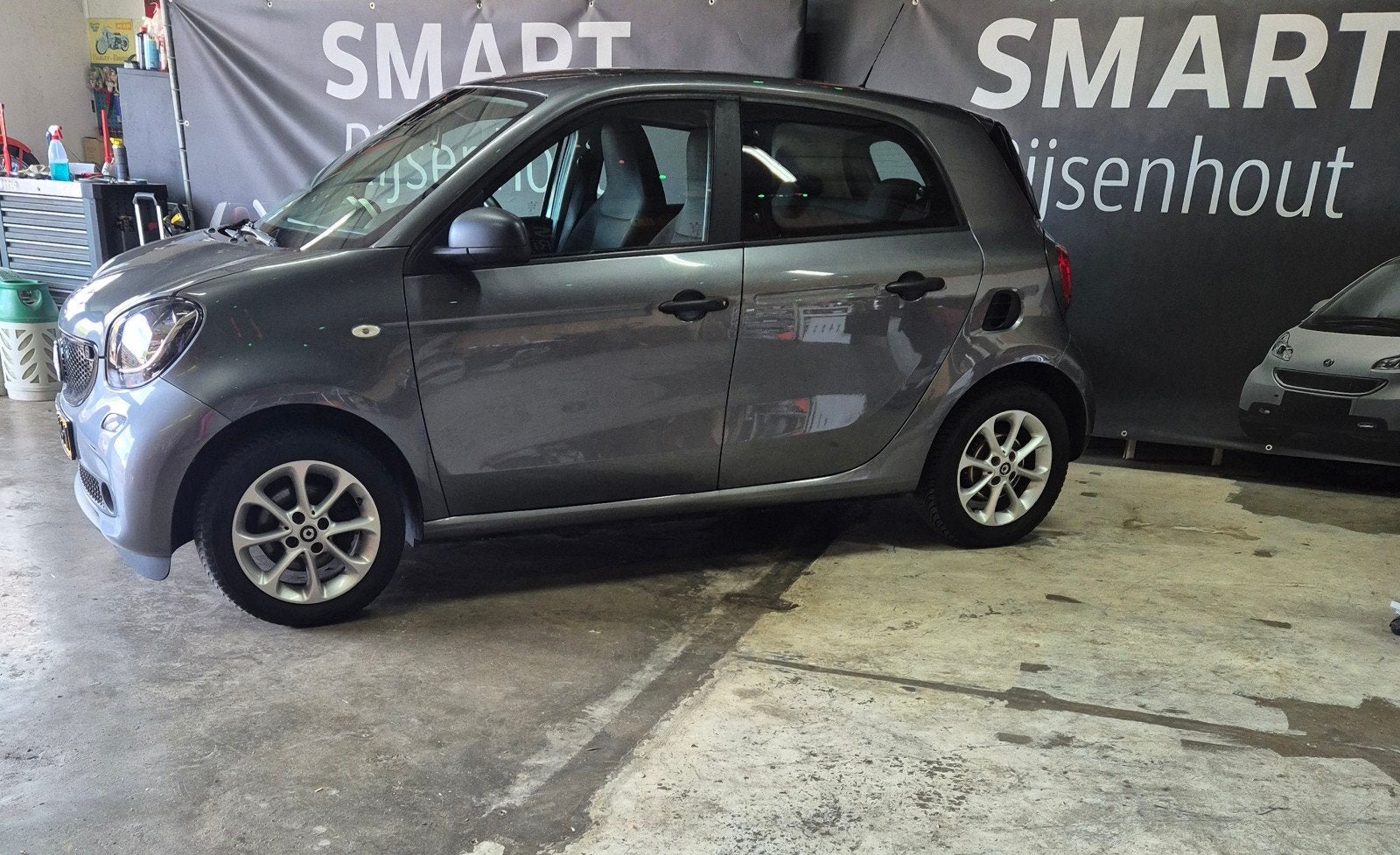 Smart ForFour 1.0 71pk S&S 2018 Grijs, Auto's, Achterwielaandrijving, 4 stoelen, Origineel Nederlands, 24 km/l