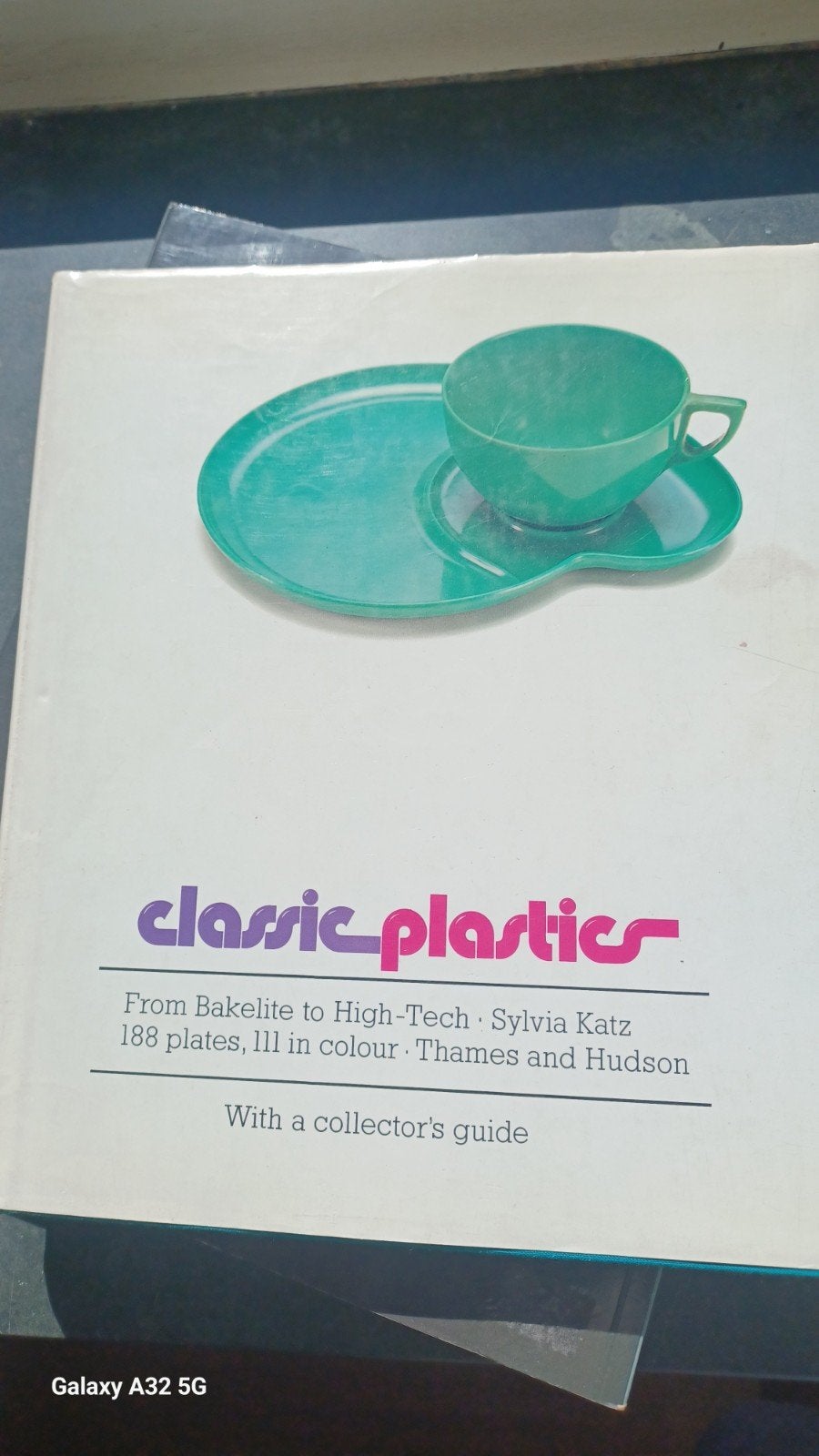 Classic Plastics: Van Bakeliet tot High-Tech - Sylvia Katz, Ophalen of Verzenden, Gelezen, Overige onderwerpen, Sylvia Katz