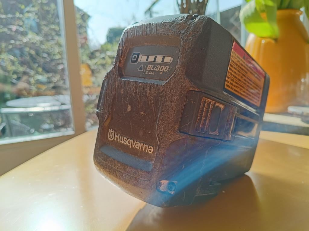 Husqvarna BLi300 accu 9.4Ah 2020 professionele 36V accu (3), Ophalen of Verzenden