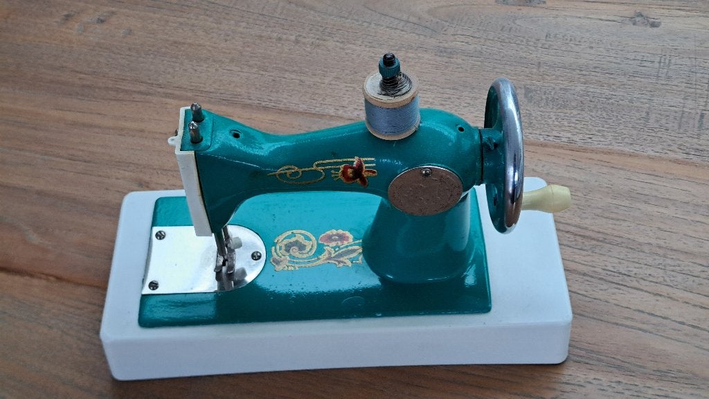 Klein naaimachientje naaiatelier naaimachine Vinted, Ophalen of Verzenden, Gebruikt, Naaimachine, Overige merken