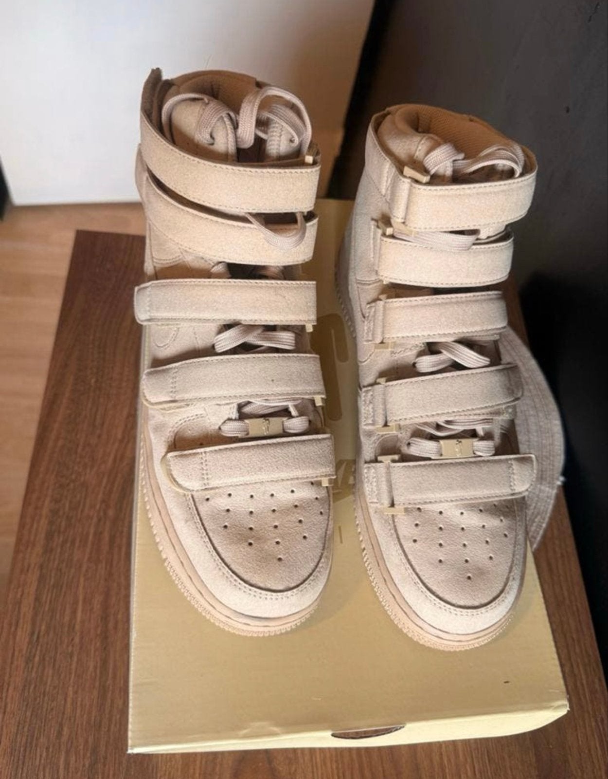 Nike Air Force 1 High '07 SP Billie Eilish Mushroom, Kleding | Dames, Ophalen of Verzenden, Zo goed als nieuw, Beige, Sneakers of Gympen