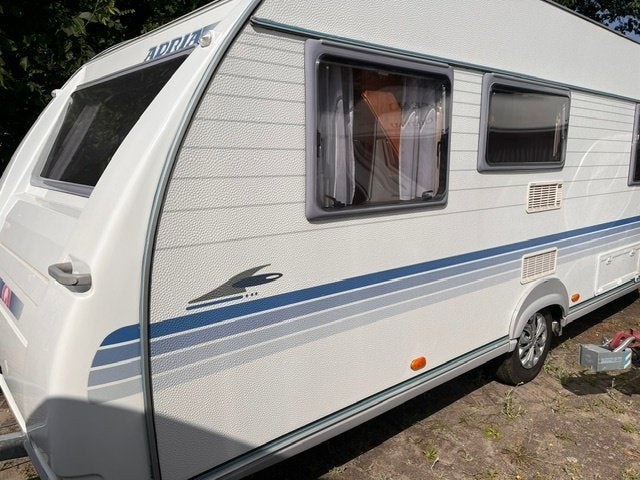 Adria Adora 512 up, 2007,  Mover, evt inruil mog, Caravans en Kamperen, Caravans, Schokbreker, Rondzit, Frans bed, Particulier