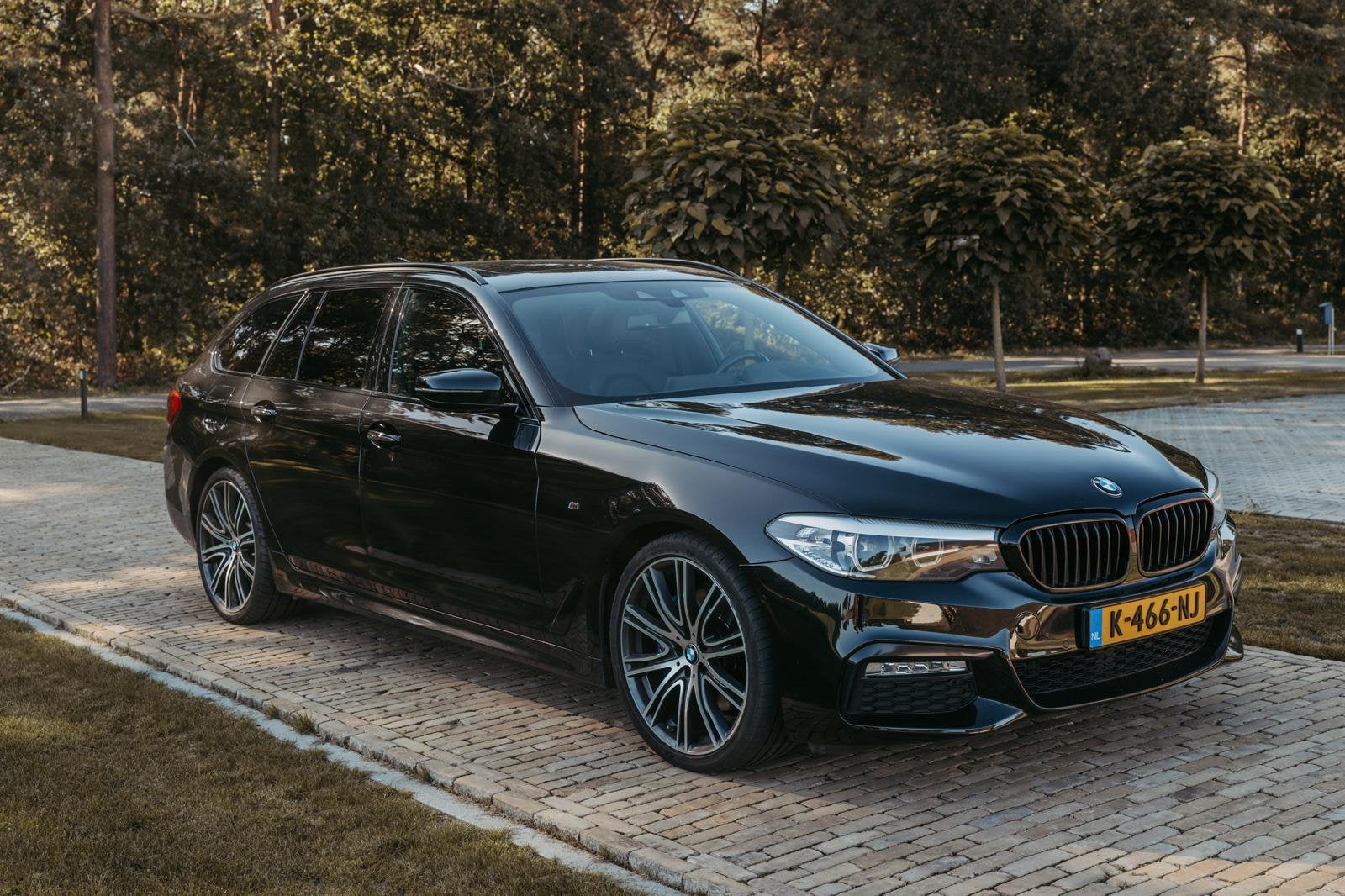 BMW 5-Serie 530d 265pk Aut. 2017 Zwart, Auto's, Automaat, Achterwielaandrijving, 2000 kg, Zwart