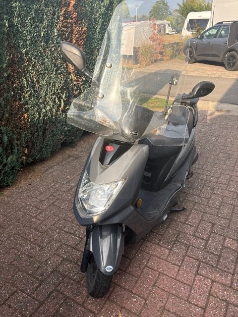 Kymco Vp50 Scooter uit 2016 - Geel Kenteken - 16500 km, Fietsen en Brommers, Scooters | Kymco, Ophalen, Gebruikt, Overige modellen