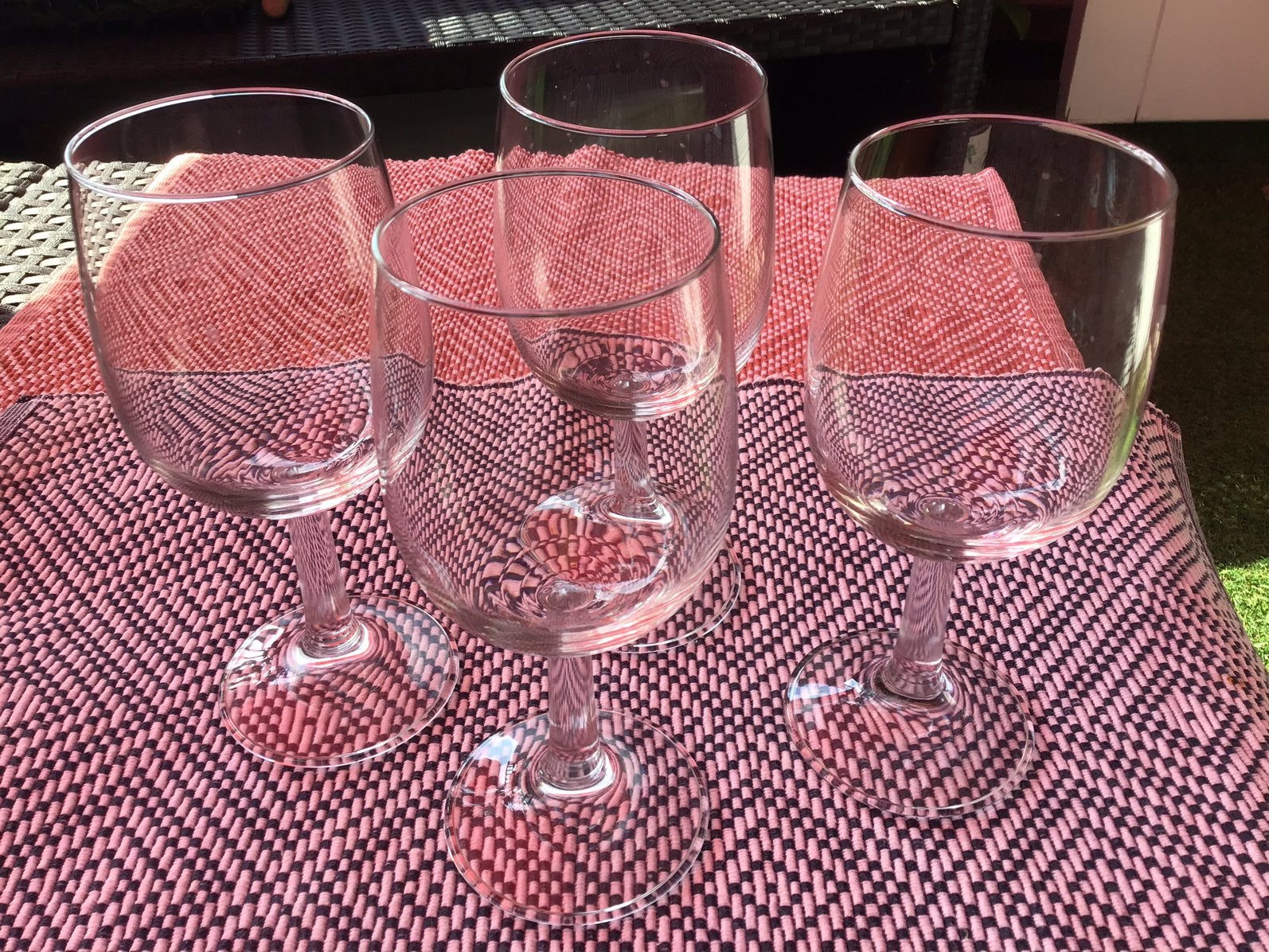 4 wijnglazen, Ophalen of Verzenden, Zo goed als nieuw, Borrel- of Shotglas