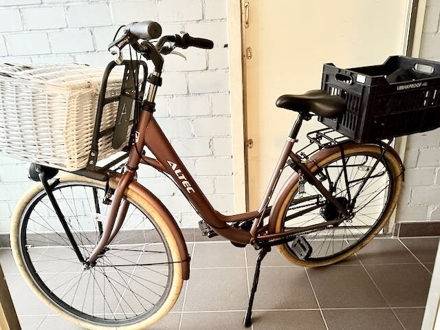 Speciale damesfiets, zo goed als nieuw, neem een ​​kijkje :), 53 tot 56 cm, Versnellingen, Zo goed als nieuw, Trommelrem