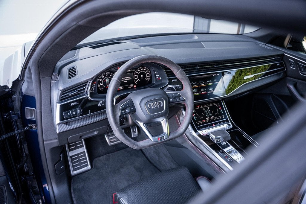 Audi RSQ8 4.0 TFSI Ceramic|Milltek|B&O|Stoelkoeling|360°|Tr, Auto's, Audi, Gebruikt, Bedrijf, Vierwielaandrijving, 3996 cc