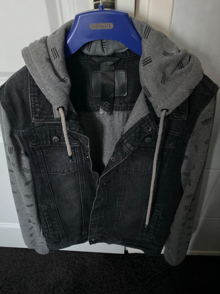 Stoer Zwart Denim Jack met Grijze Capuchon maat S, Zwart, Ophalen of Verzenden, Capsize, Gedragen