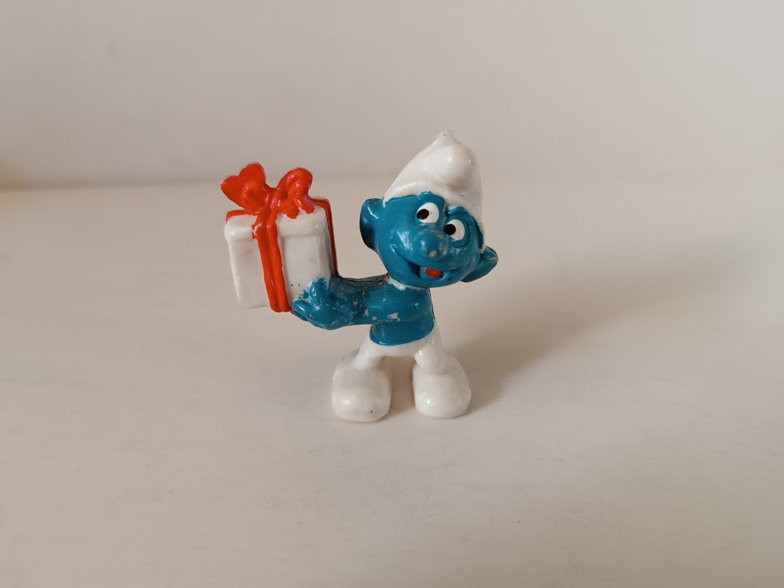 Schleich Smurf Collectie: Smurf met Cadeau, Verzamelen, Smurfen, Ophalen of Verzenden, Gebruikt, Overige Smurfen, Poppetje, Figuurtje of Knuffel
