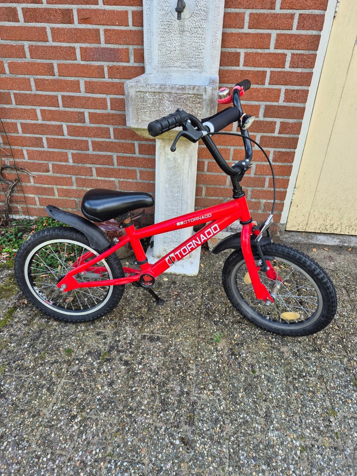 Rode Tornado kinderloopfiets - 16 inch, Ophalen, Terugtraprem, Gebruikt, Minder dan 16 inch