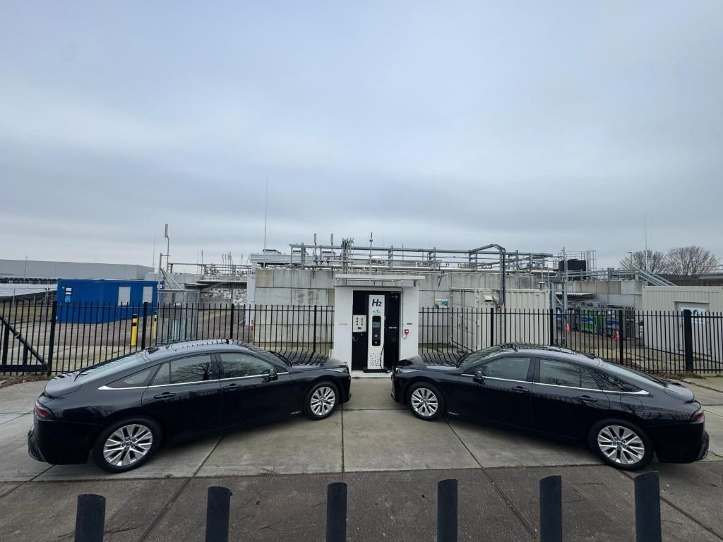 Toyota Mirai FCV 182pk CVT 2025 Zwart, Auto's, Automaat, Zwart, 1875 kg, Particulier