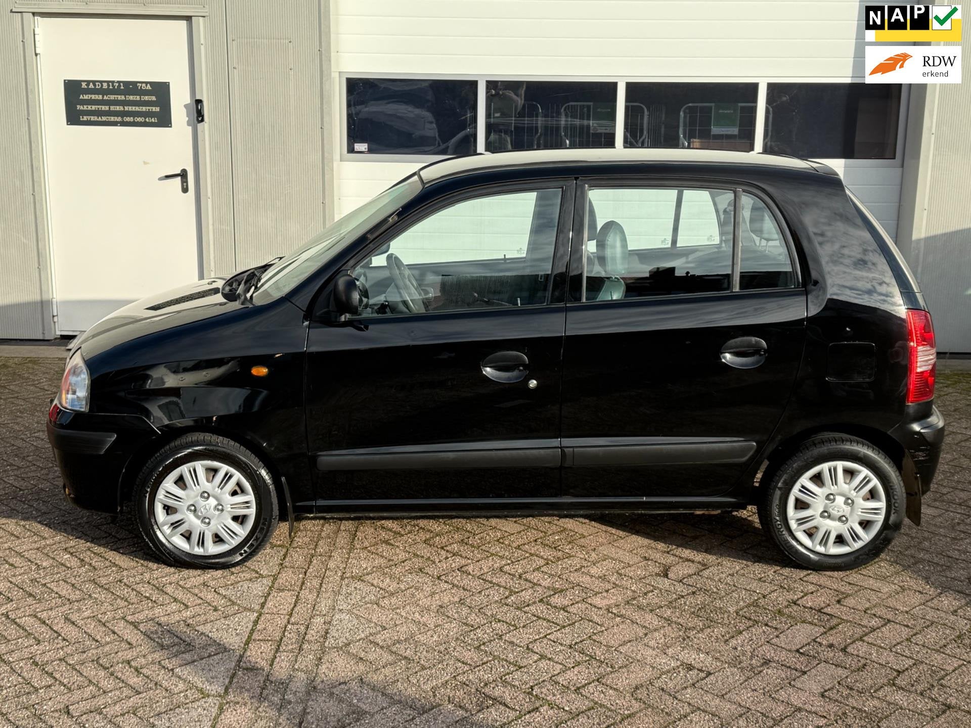 Hyundai Atos 1.1i Active Young, Auto's, Hyundai, Voorwielaandrijving, 31 €/maand, 4 cilinders, Zwart