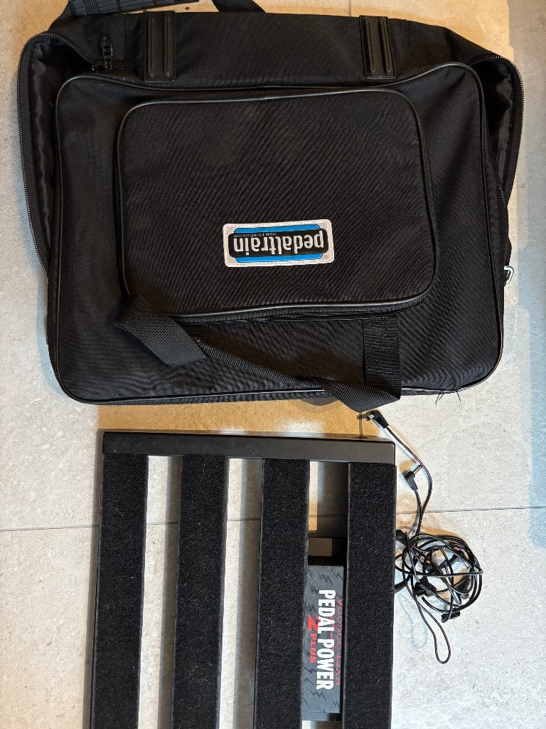 Pedaltrain 2 pedalboard + Pedal Power 2 Plus + softcase, Muziek en Instrumenten, Ophalen, Gebruikt, Overige typen