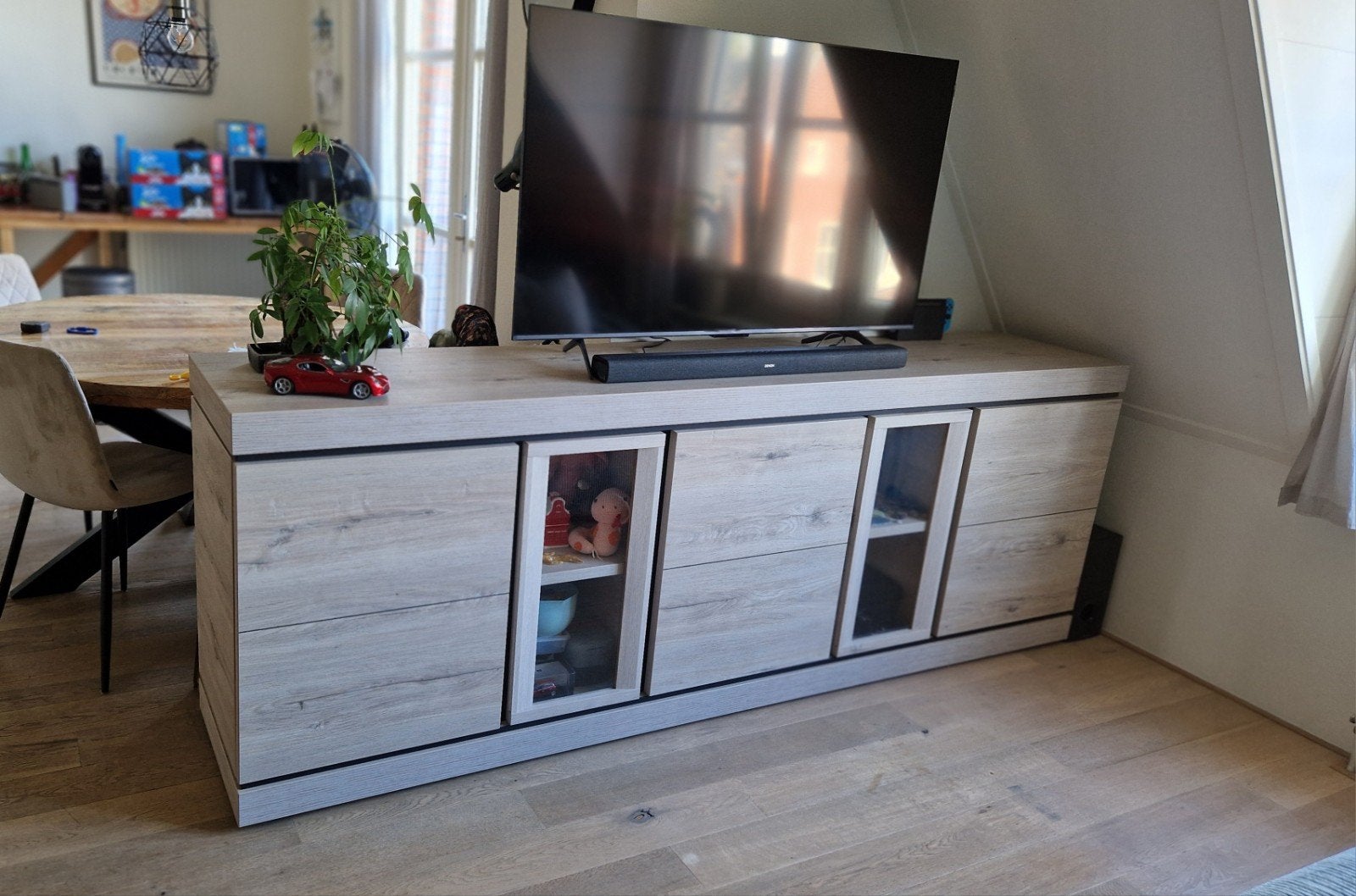 Dressoir BELLUNO groot - Millenium Oak Light Grey, Ophalen, Met deur(en), Eikenhout, Zo goed als nieuw