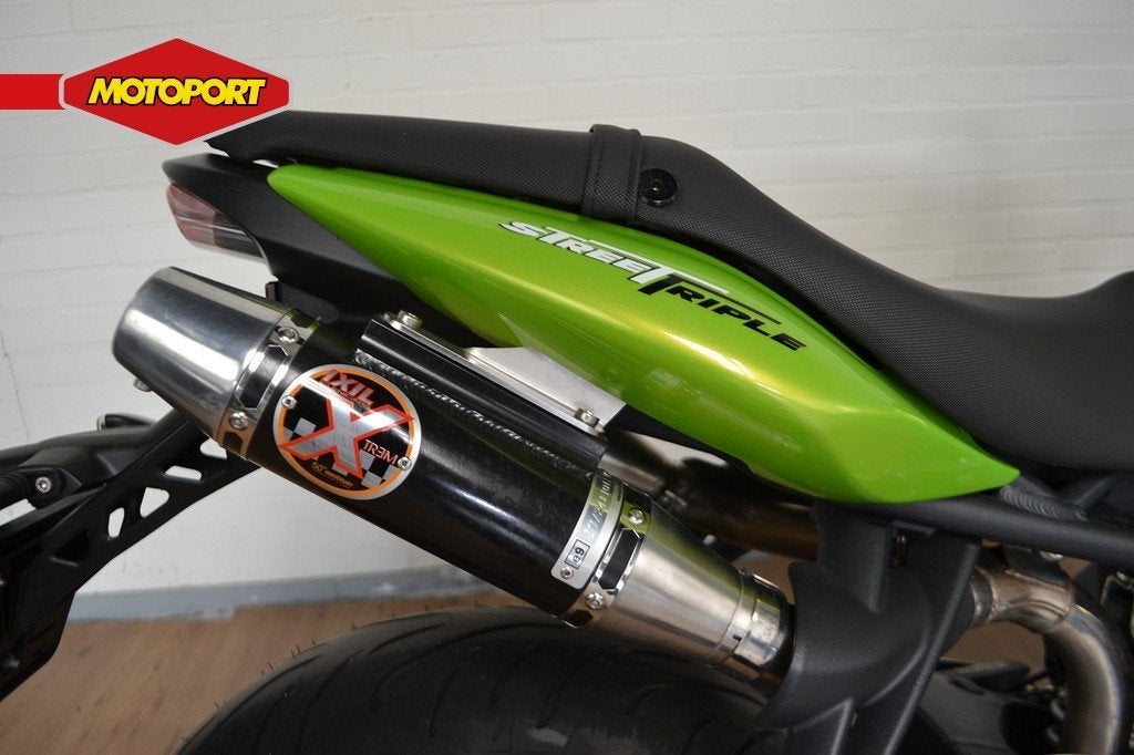 Triumph STREET TRIPLE (bj 2008), Triumph Motocycles, Bedrijf, De Droogmakerij 40A
1851 LX   Heiloo, NL, Sport