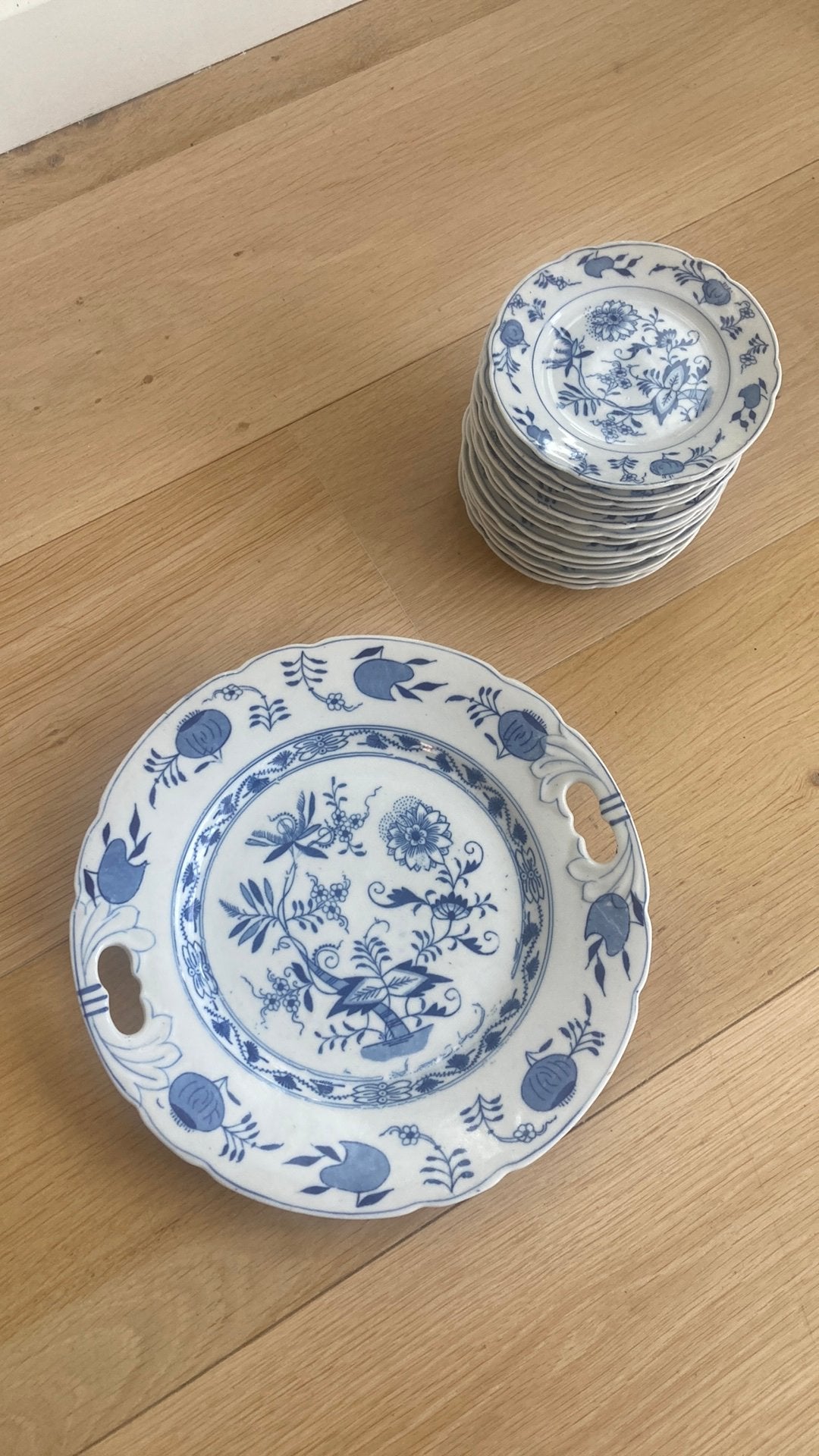 Serveerschaal en 13 bordjes Louis Regout Zwiebel muster, Ophalen of Verzenden