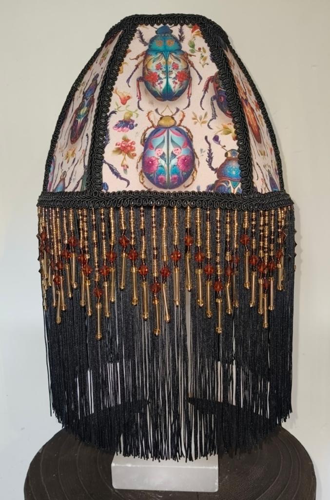 Vintage handgemaakte lampenkap met scarabeeën en kralen, Gebruikt, 25 tot 50 cm, Overige kleuren, Ophalen of Verzenden