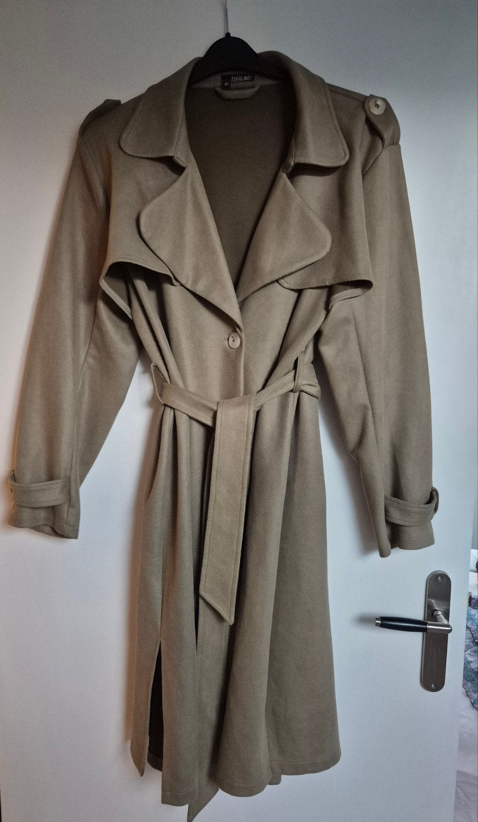 Norah Trenchcoat, Maat 38/40 (M), Beige, Ophalen of Verzenden, Zo goed als nieuw