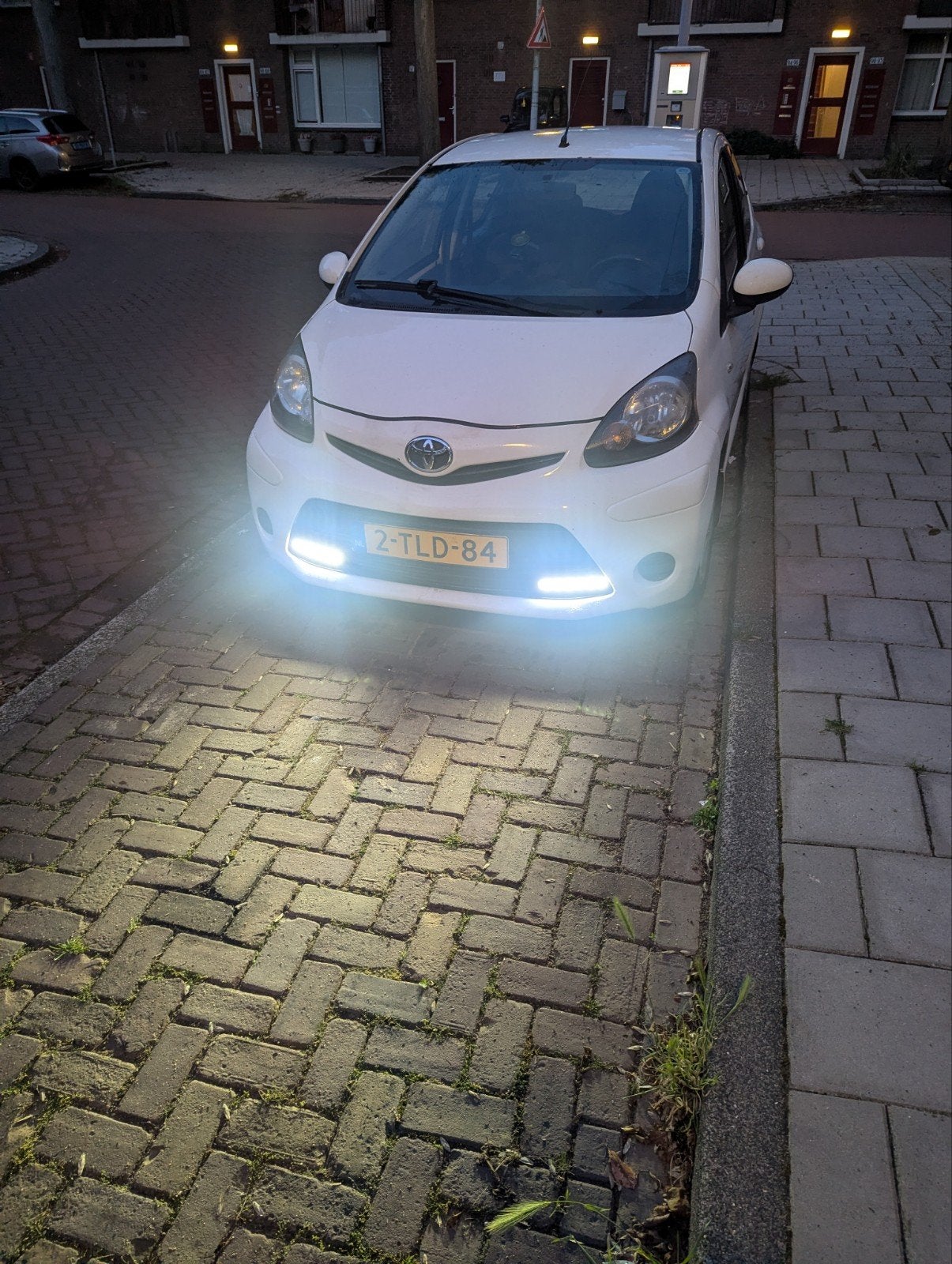 Toyota Aygo 1.0 12V Vvt-i 5DRS 2012 Wit, Voorwielaandrijving, 4 stoelen, Handgeschakeld, Particulier