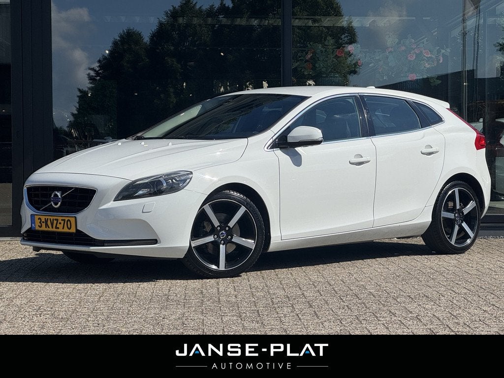 Volvo V40 1.6 T3 Summum Xenon | Leder | Trekhaak |, Voorwielaandrijving, Gebruikt, 4 cilinders, Wit
