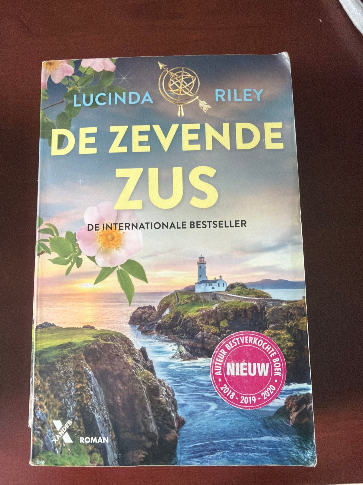 De Zeven Zussen - De zevende zus door Lucinda Riley, Ophalen of Verzenden, Zo goed als nieuw, Nederland