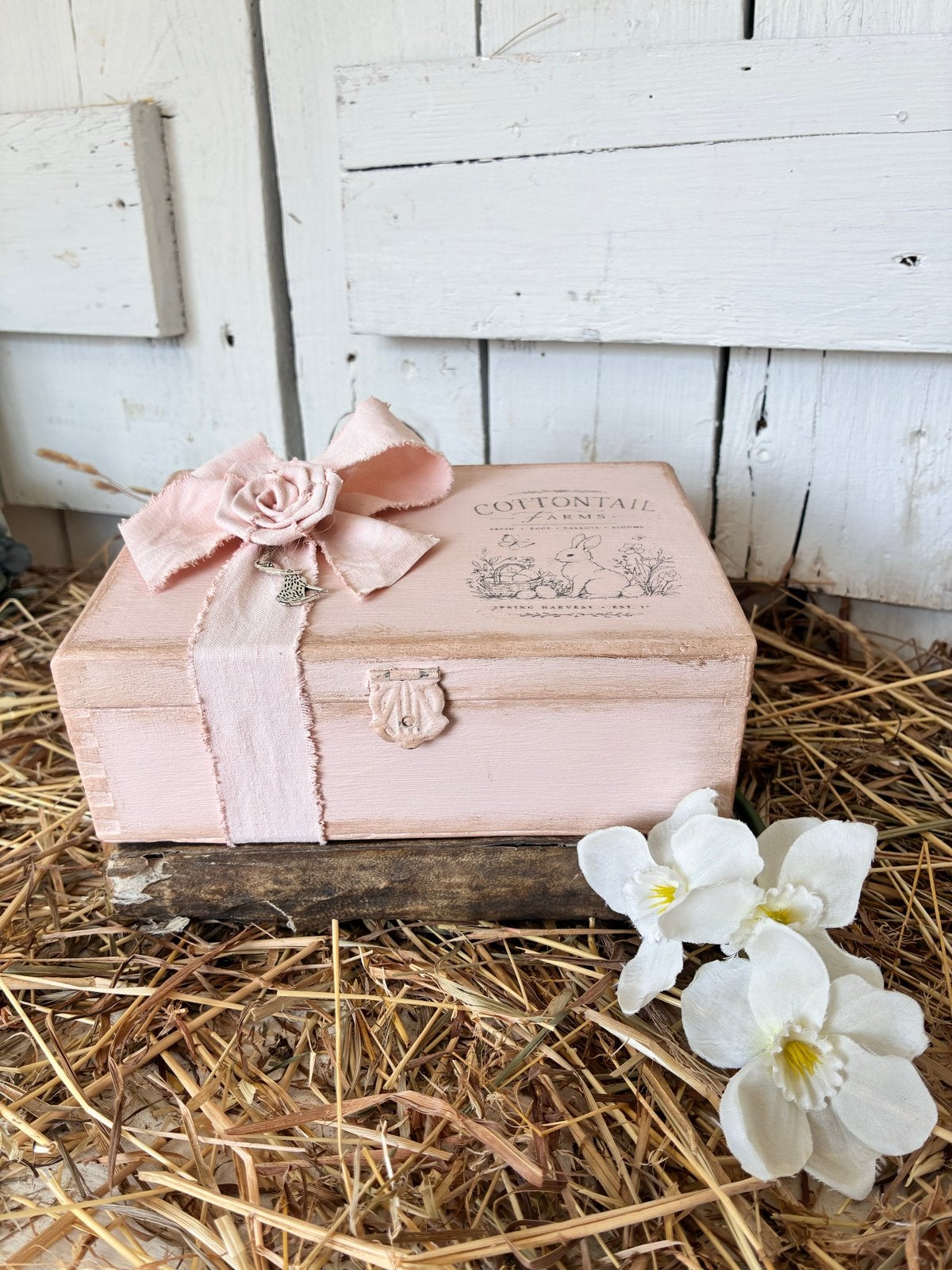Brocantestijl houten kistje met konijn decoratie, Ophalen of Verzenden