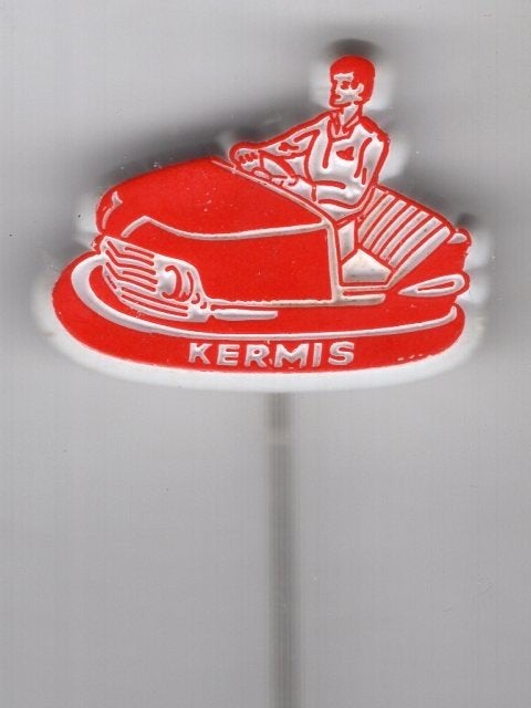 Kermis botsauto's rood op wit plastic speldje ( W_532), Verzenden, Zo goed als nieuw, Overige onderwerpen, Speldje of Pin
