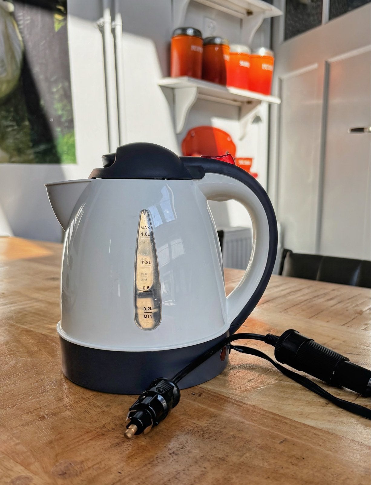 Carpoint Waterkoker 24V - Ideaal voor onderweg, 1 tot 2 liter, Ophalen of Verzenden, Zo goed als nieuw