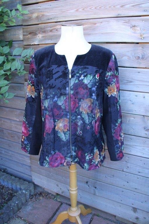 Jasje zwart/ kleur Kriss mt 44 Vaste prijs, Kleding | Dames, Kriss, Zwart, Maat 42/44 (L), Ophalen of Verzenden