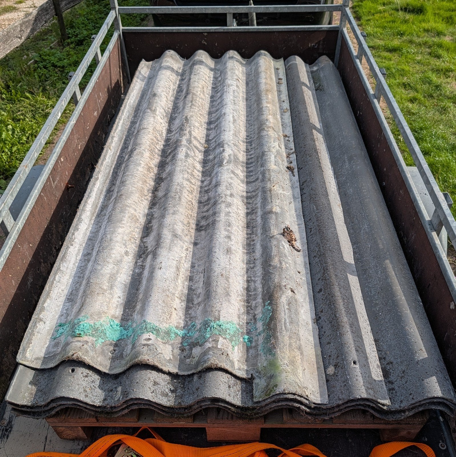 gratis: 4 vezelcement golfplaten. 207x110. asbestvrij., Ophalen, Gebruikt, Steen of Klei, 5 tot 10 m²