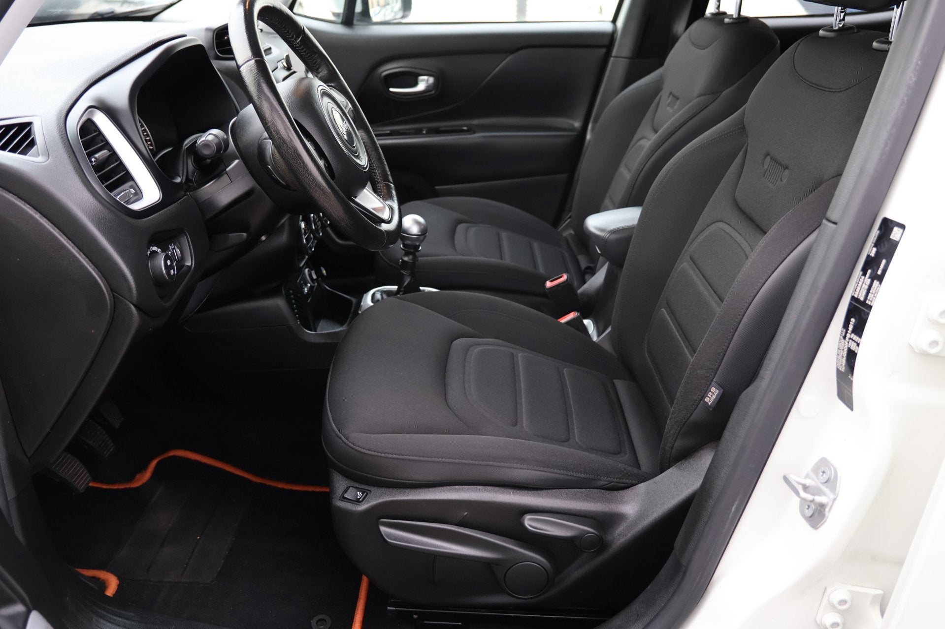 Jeep Renegade 1.4 MultiAir 140PK Navi Xenon Dealer ond. !, Auto's, Voorwielaandrijving, Dealer onderhouden, Gebruikt, 4 cilinders