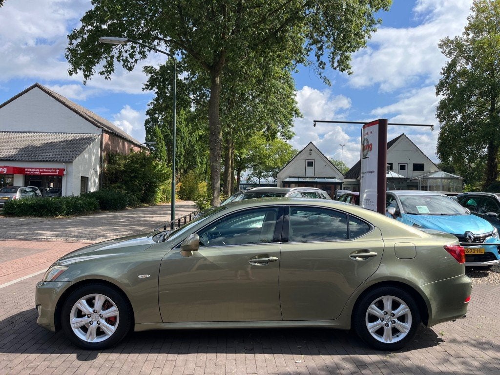 Lexus IS 250 BUSINESS AUTOMAAT / AIRCO-ECC / NAVI / TREKHAAK, Automaat, Achterwielaandrijving, Gebruikt, 1535 kg