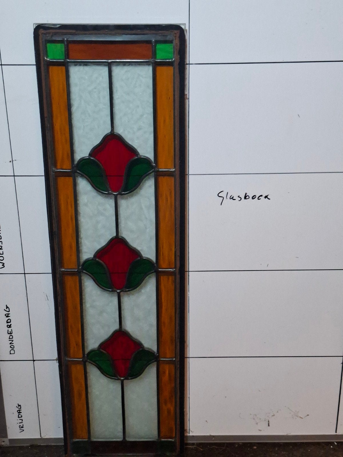 Glas in lood raampje met rozenmotief, Doe-het-zelf en Verbouw, Glas en Ramen, Ophalen, Minder dan 80 cm, Glas in lood, Minder dan 80 cm