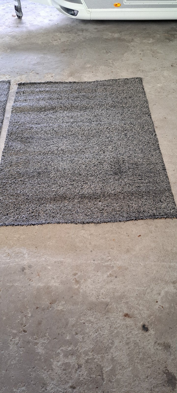 Grijs vloerkleed (2x), Ophalen, Gebruikt, 150 tot 200 cm, 200 cm of meer