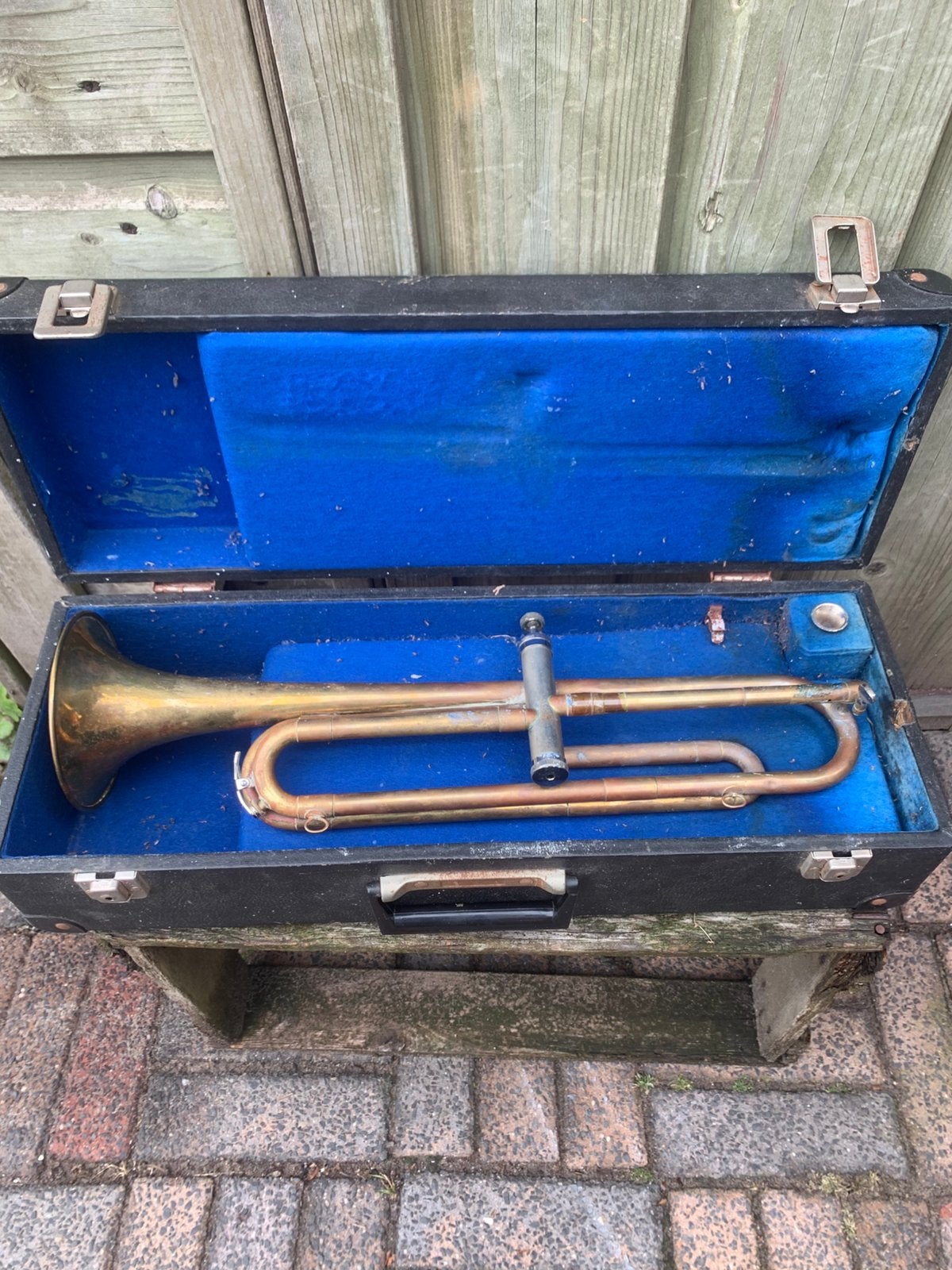 Geelkoperen Schenkelaars Trompet in koffer, Muziek en Instrumenten, Verzenden, Gebruikt, Overige typen, Met koffer