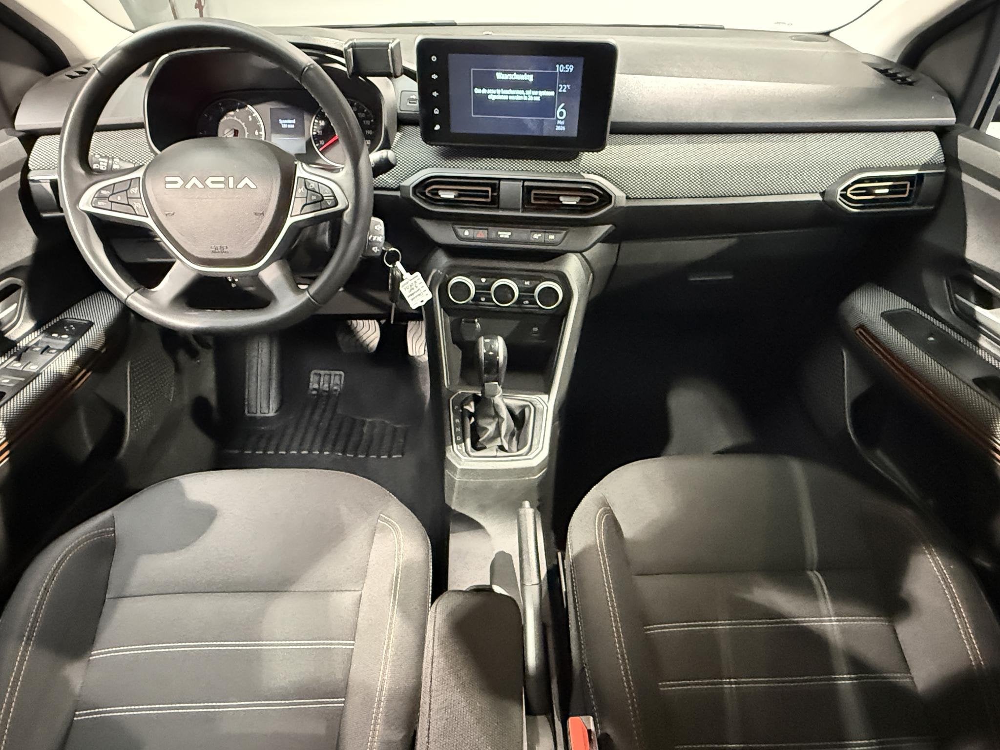 Dacia Sandero Stepway 1.0 TCe 90 Comfort | Automaat | Achter, Stof, Met garantie (alle), 91 pk, 3 cilinders
