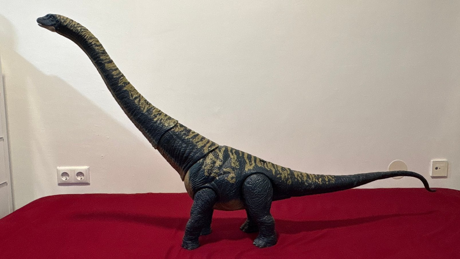 Jurassic world dreadnoughtus 150cm grootste dino van mattel, Ophalen, Zo goed als nieuw