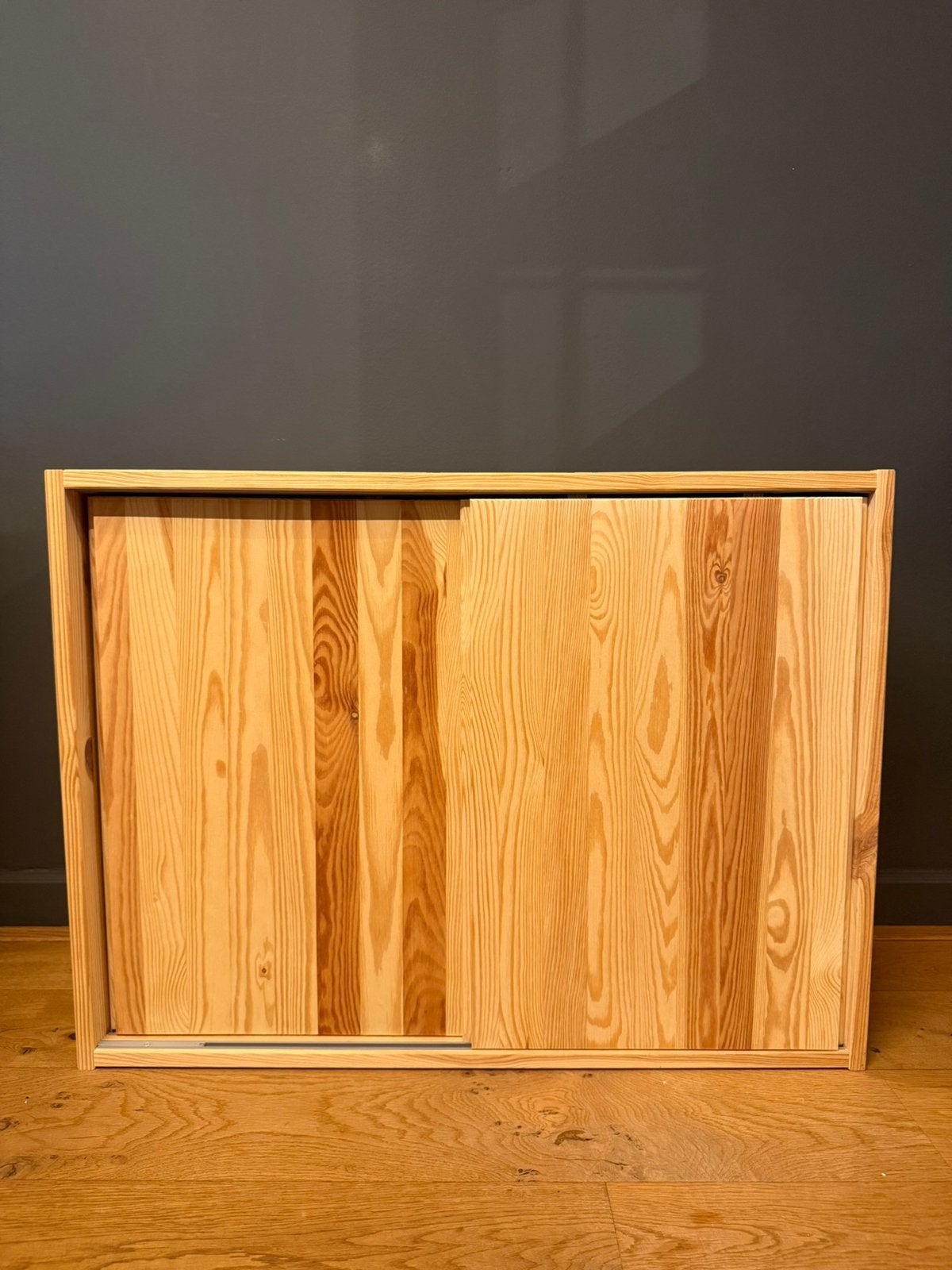 IKEA IVAR kast met schuifdeuren – massief grenen, Ophalen, Zo goed als nieuw, 25 tot 50 cm, Grenenhout