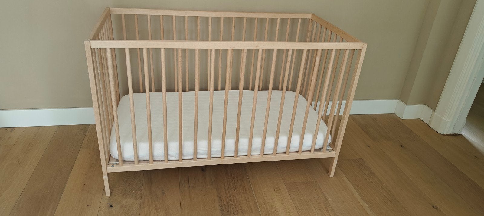 Houten IKEA ledikant met aerosleep matras Evolution 120x60cm, Ophalen, Zo goed als nieuw, Ledikant
