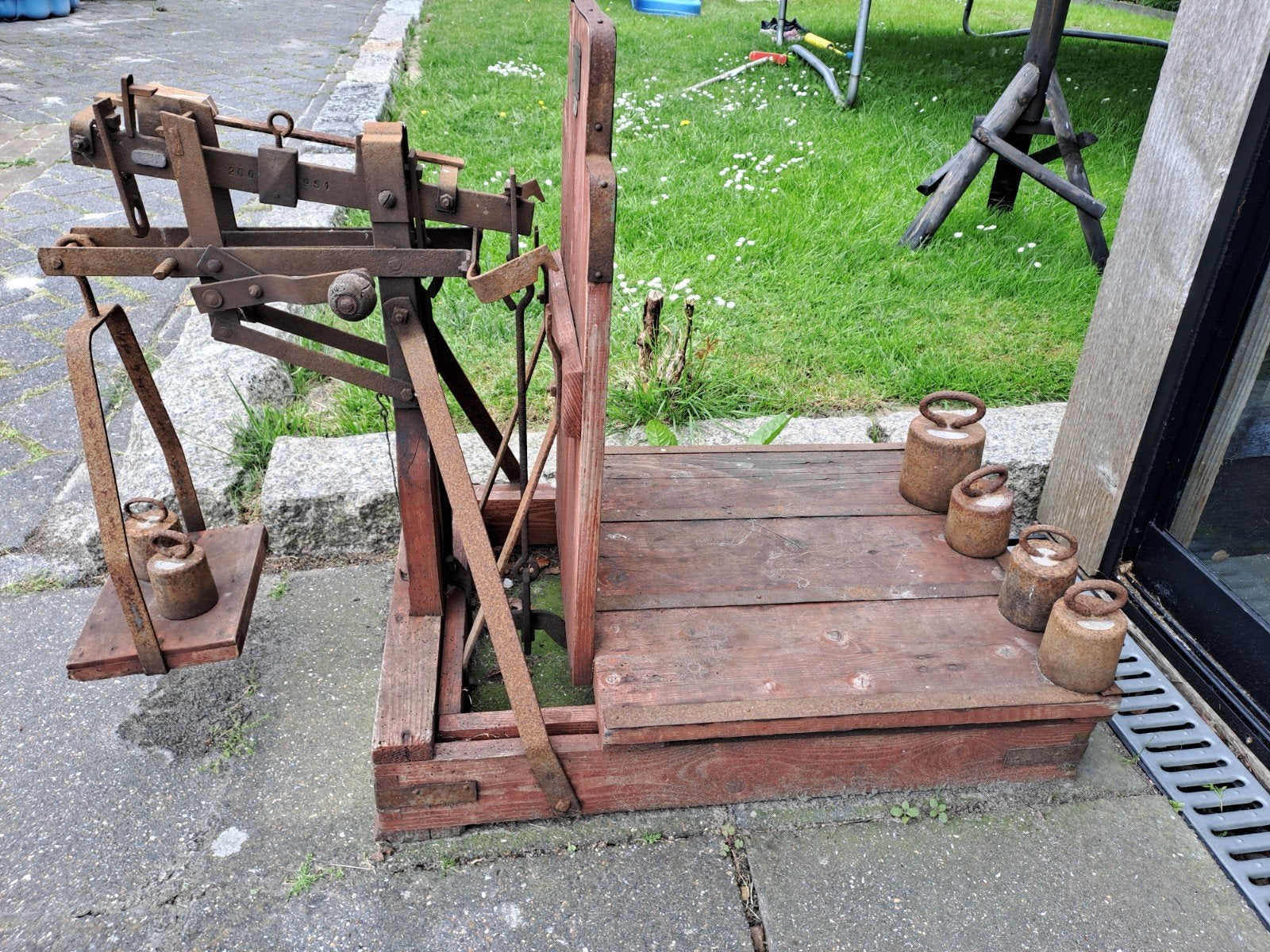 Mooie Antieken bascule. Ijkwezen 2, model 13D. 3728 V.I.W, Ophalen