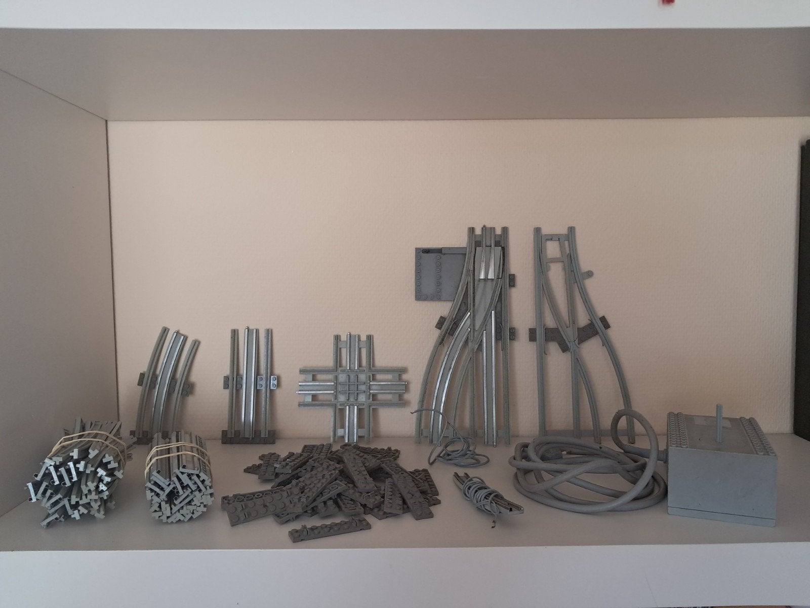 Grote partij LEGO treinrails, 12V en accessoires, Gebruikt, Lego, Ophalen of Verzenden, Inclusief accessoires