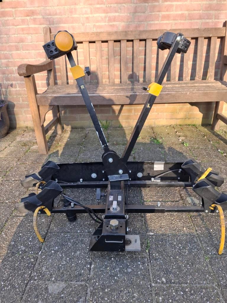 Fietsendrager Hawk Spinder RH 2 F voor 2 fietsen, Ophalen, Gebruikt, Trekhaakdrager